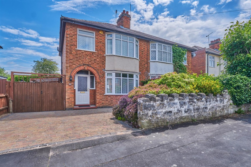 Catesby Road, Rugby, 3 Bedroom, House - Semi-detached